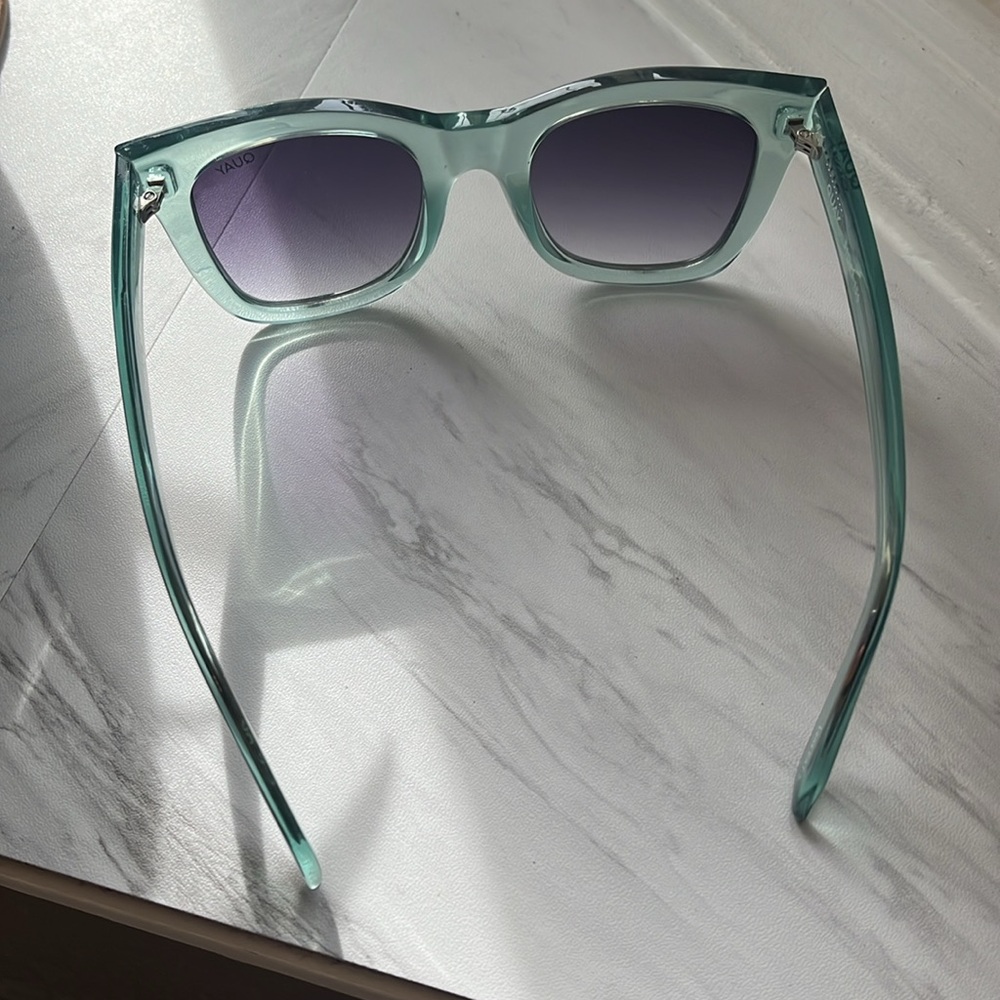 Quay after hours sunglasses - Picture 3 of 4